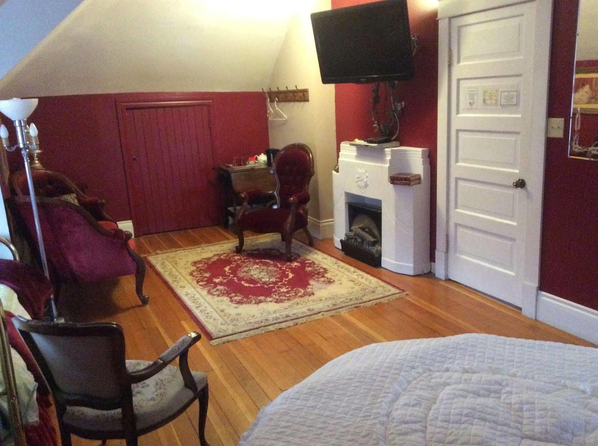 Wakamow Heights Bed And Breakfast Moose Jaw Extérieur photo